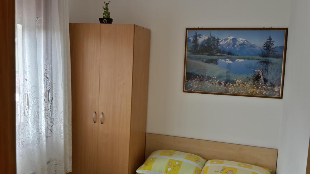 House Petkovic Hotel Korenica Ngoại thất bức ảnh