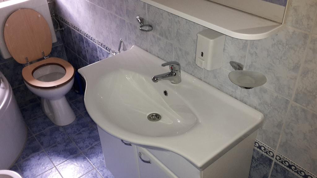 House Petkovic Hotel Korenica Ngoại thất bức ảnh