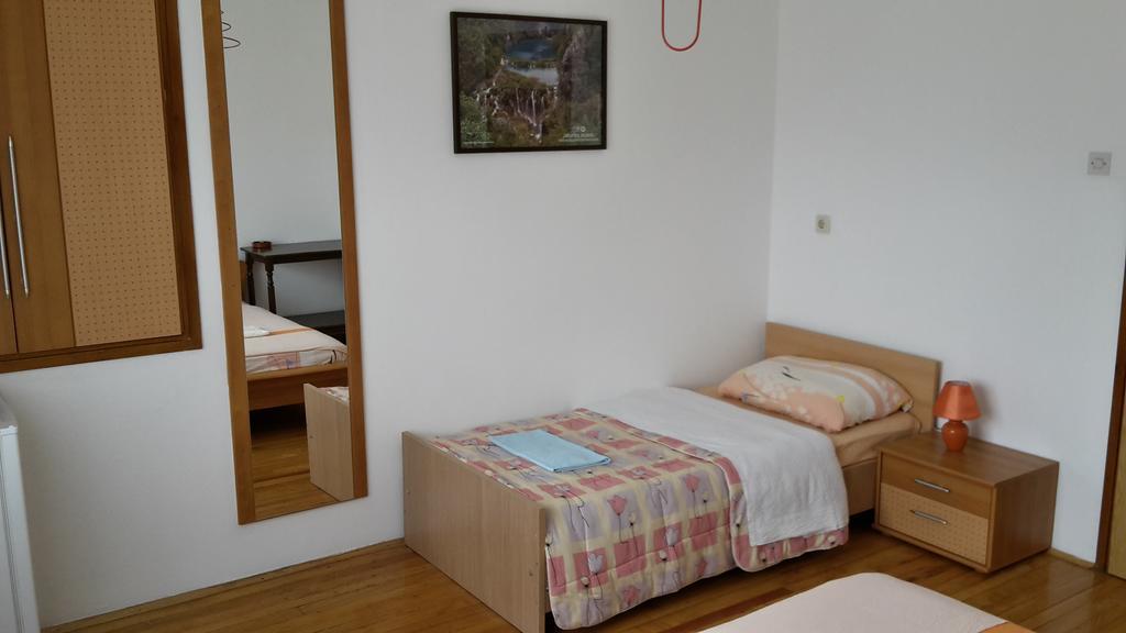 House Petkovic Hotel Korenica Ngoại thất bức ảnh