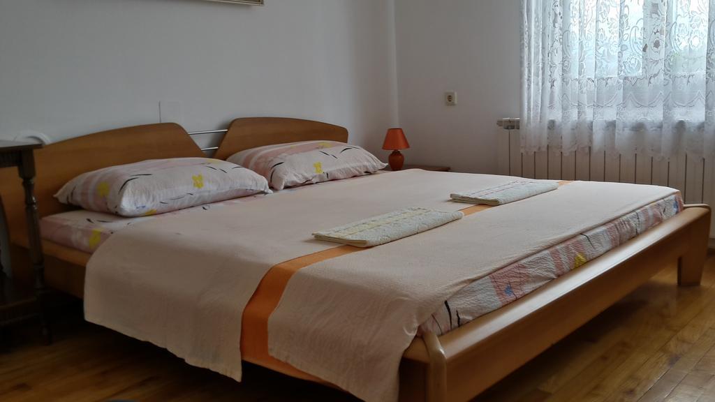 House Petkovic Hotel Korenica Ngoại thất bức ảnh